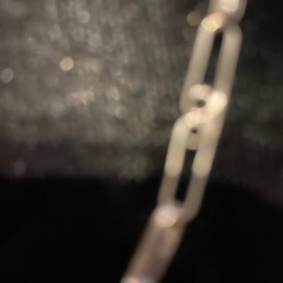 Silver tone pendant in shape of a shell - Picture 3 of 3